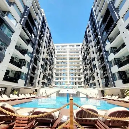Miruna - Endless Summer Mamaia Nord